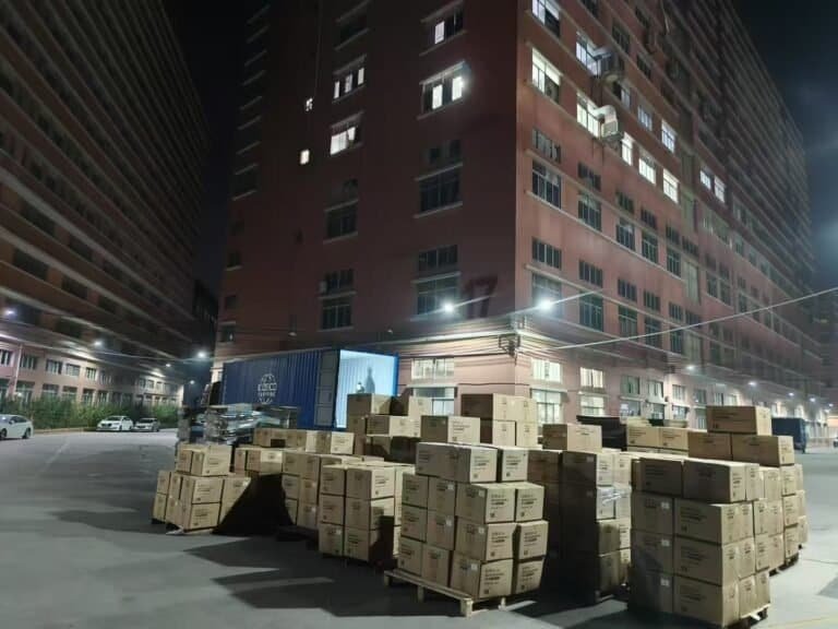 Load the containers onto the trucks for dispatch